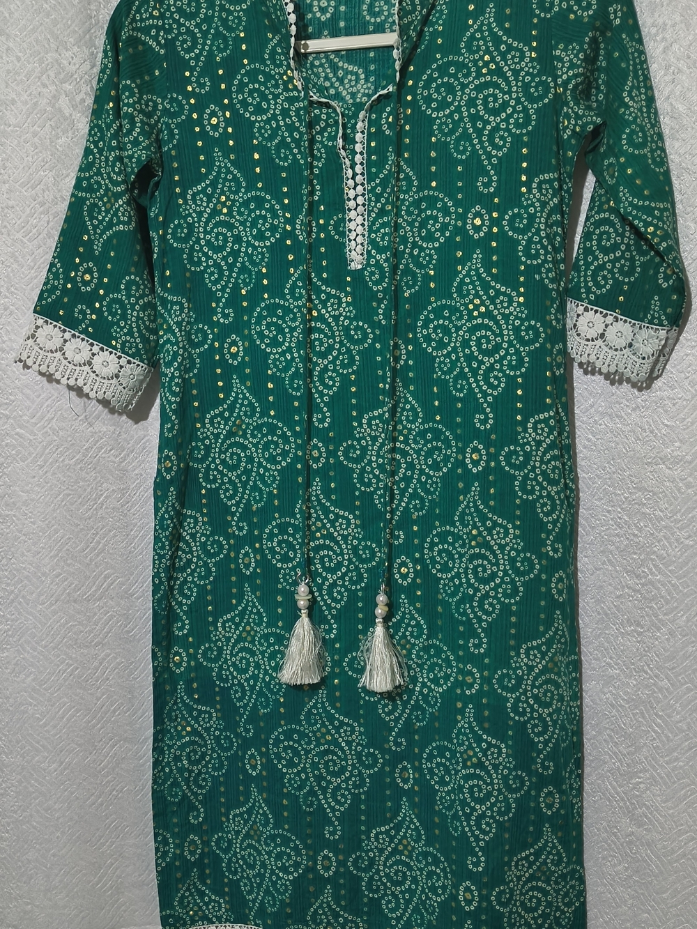 Women Green Printed Kurta with Lace Trim